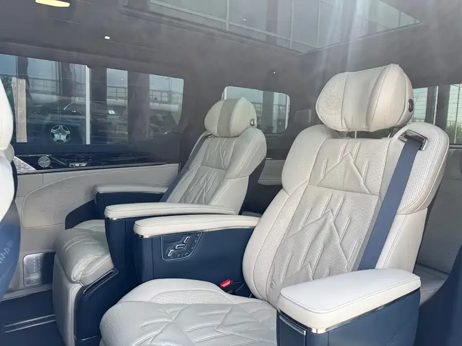 Zeekr 009 Zeekr 009 2024 seven-seat aisle version four-wheel drive 108kWh 2025 — миниатюра 3