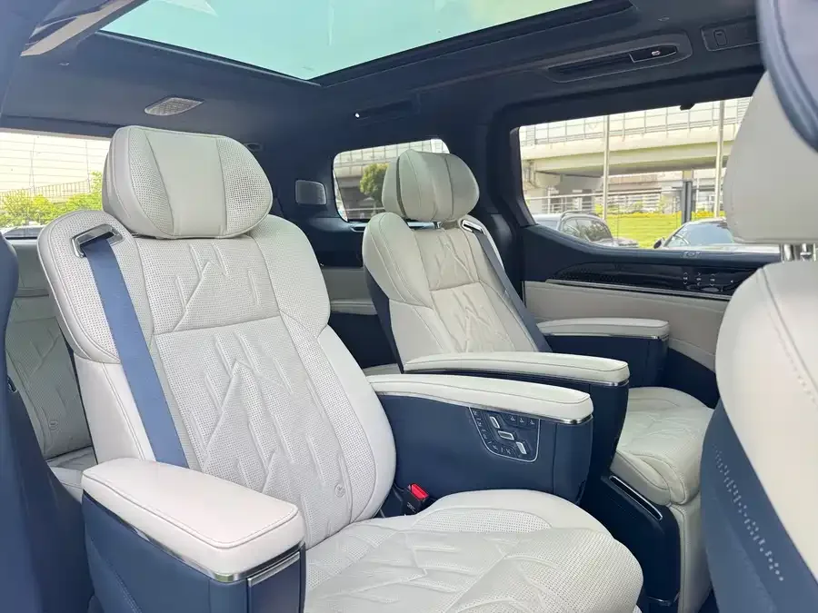 Zeekr 009 Zeekr 009 2024 seven-seat aisle version four-wheel drive 108kWh 2025 — миниатюра 4
