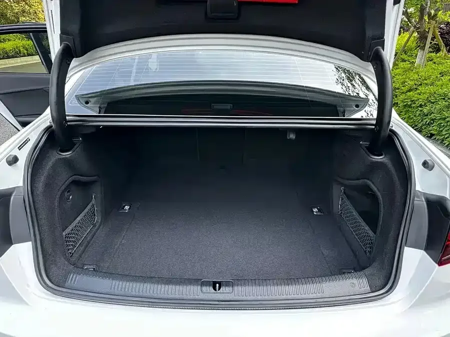 Audi a4 l 2024 40 TFSI luxury and dynamic model 2024 — миниатюра 5