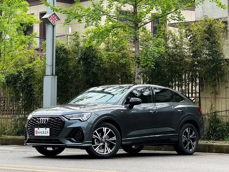 Audi Q3 Sportback 2022 40 TFSI Fashion Edition 2022 — фото 1, купить с доставкой в Москву