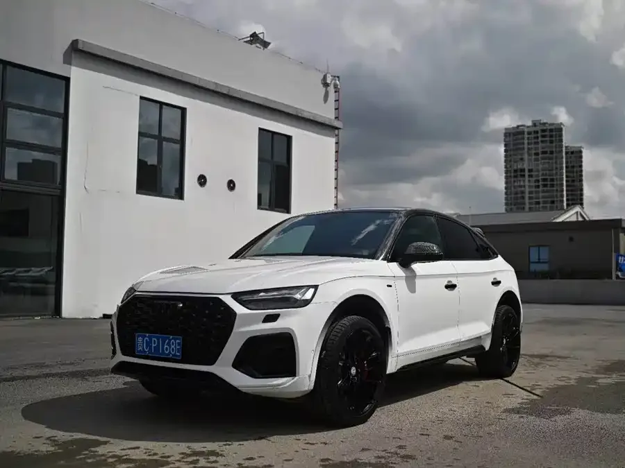 Audi Q5L Sportback 2021 45 TFSI Premium Selection 2022 — фото 1, купить с доставкой в Москву