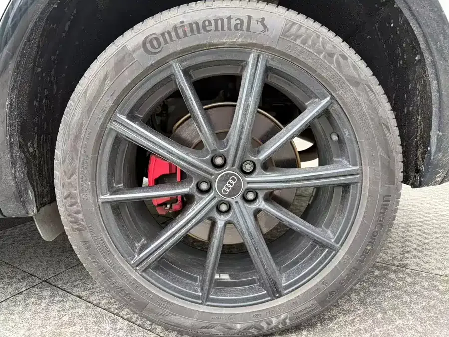 Audi Q5L Sportback 2024 40 TFSI luxury model 2024 — миниатюра 5