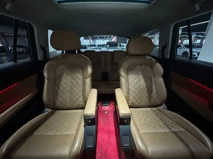 Audi Q6 2024 45 TFSI quattro Qiyun Yulin Package 6 Seaters 2024 — миниатюра 5