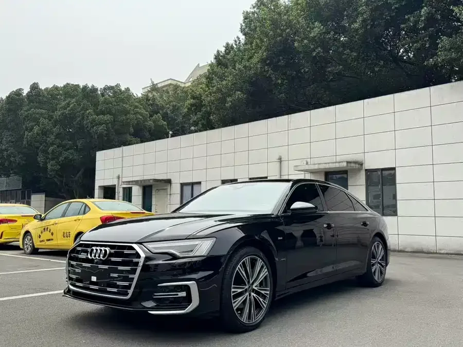 Audi A6L 2023 45 TFSI quattro exclusive dynamic model 2022 — фото 1, купить с доставкой в Москву