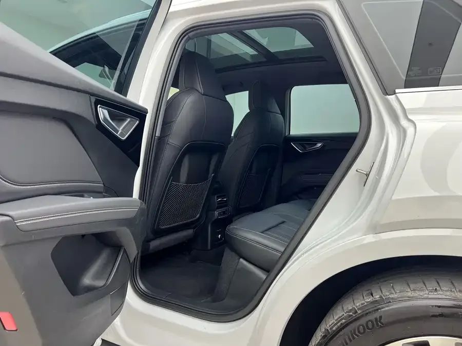 Audi Q4 e-tron 2024 40 e-tron Creative Edition 2024 — миниатюра 5