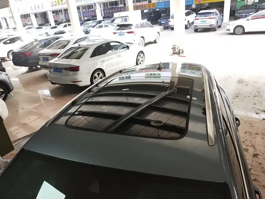 Audi Q4 e-tron 2024 40 e-tron Creative Edition 2025 — миниатюра 3