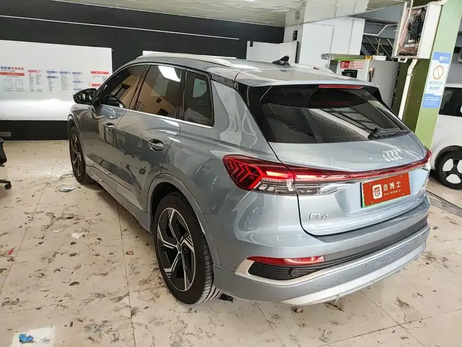 Audi Q4 e-tron 2024 40 e-tron Creative Edition 2025 — миниатюра 4