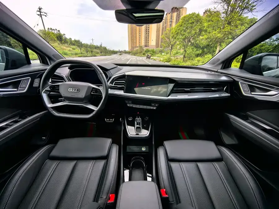 Audi Q4 e-tron 2024 40 e-tron Creative Edition 2024 — миниатюра 3