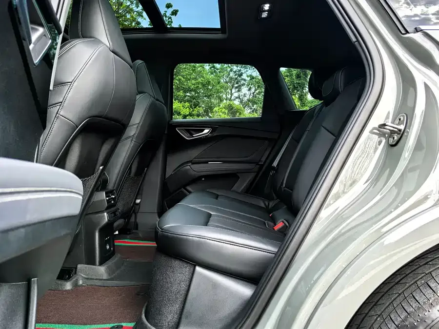 Audi Q4 e-tron 2024 40 e-tron Creative Edition 2024 — миниатюра 5