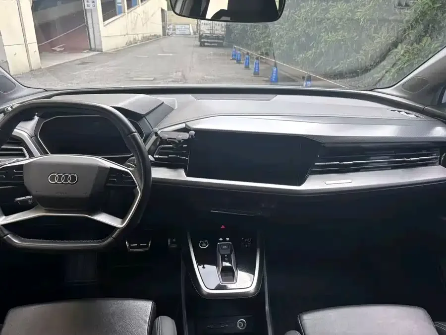 Audi Q4 e-tron 2023 40 e-tron Creative Edition 2023 — миниатюра 5