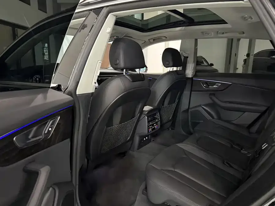 Audi Q8 2023 55 TFSI luxury and dynamic model 2023 — миниатюра 3