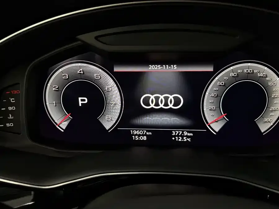 Audi Q8 2023 55 TFSI luxury and dynamic model 2023 — миниатюра 4