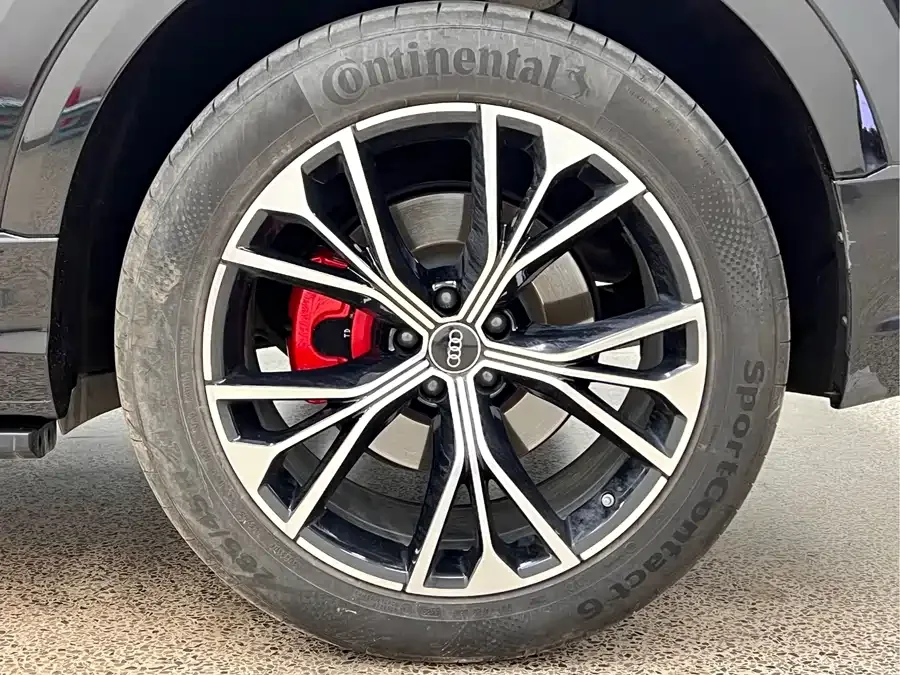 Audi Q8 2022 55 TFSI luxury and dynamic model 2022 — миниатюра 3