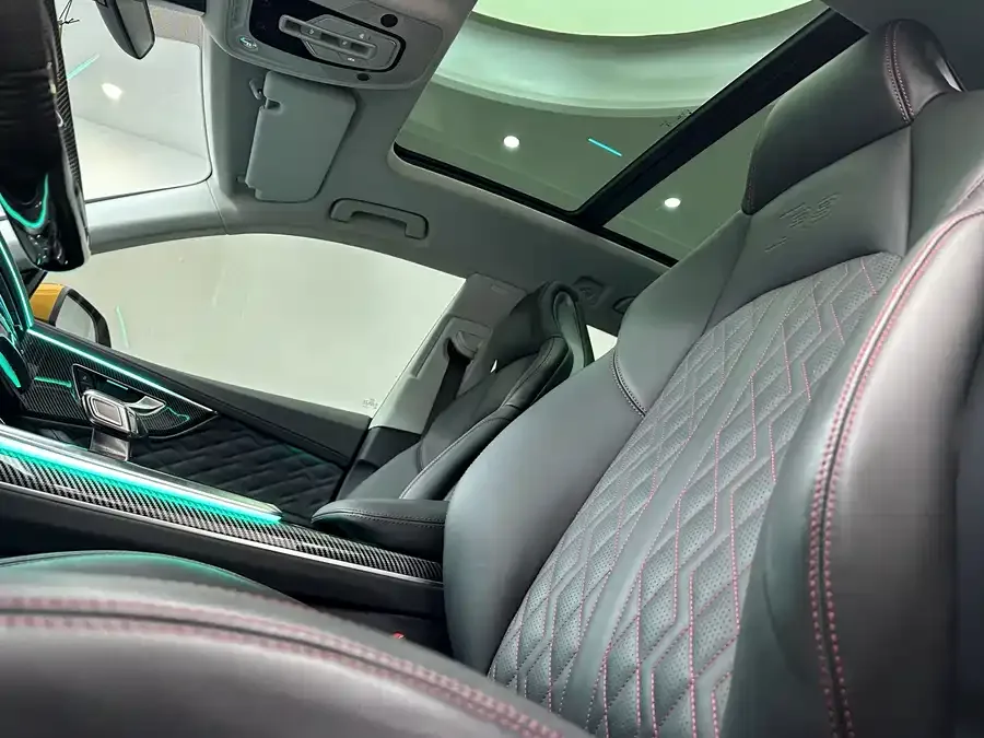 Audi Q8 2023 55 TFSI luxury and dynamic model 2025 — миниатюра 5
