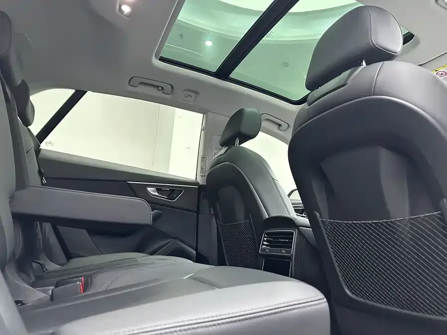 Audi Q8 2022 45 TFSI luxury and dynamic model 2023 — миниатюра 4
