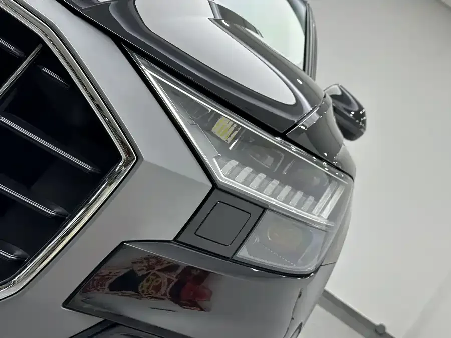 Audi Q8 2022 45 TFSI luxury and dynamic model 2023 — миниатюра 5