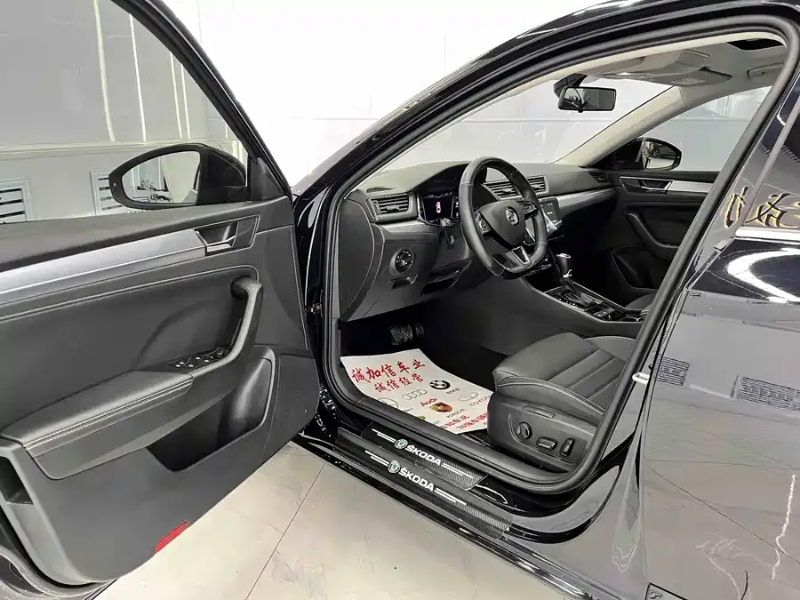 Skoda SuperB Superb 2023 facelifted TSI280 DSG exclusive version 2023 — миниатюра 4