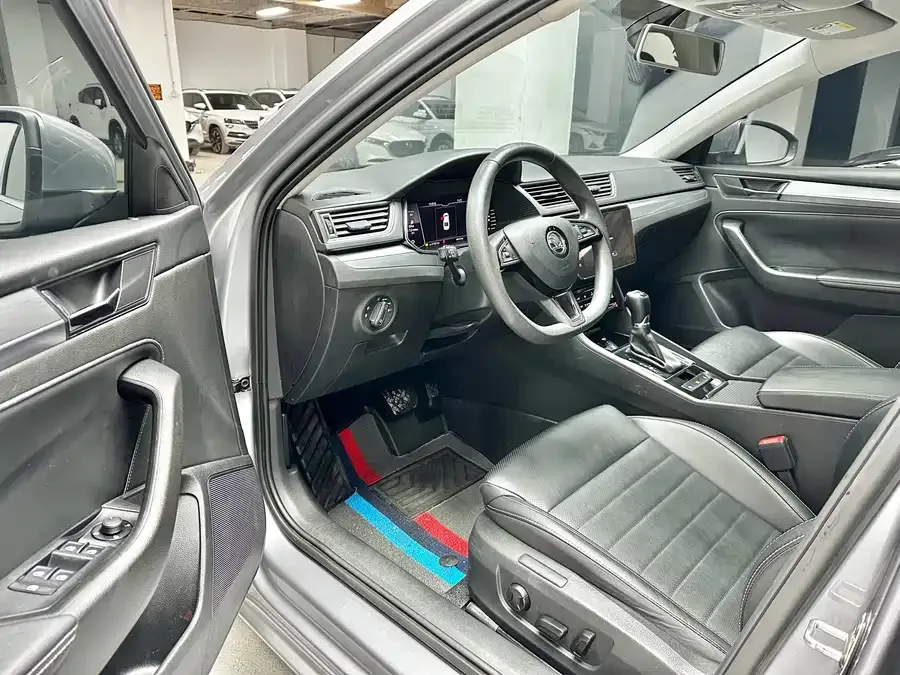 Skoda SuperB Super 2022 TSI280 DSG Exclusive Edition 2022 — миниатюра 4