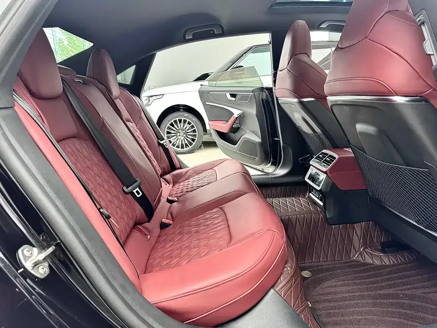 Audi A7L 2023 45 TFSI quattro S-line Black Warrior Edition 2023 — миниатюра 4
