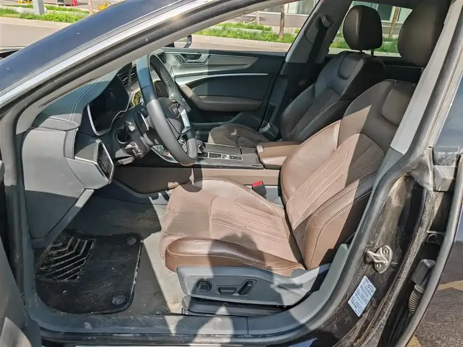 Audi A7L 2024 45TFSI S-line Dream Flow Crystal Set 2024 — миниатюра 2