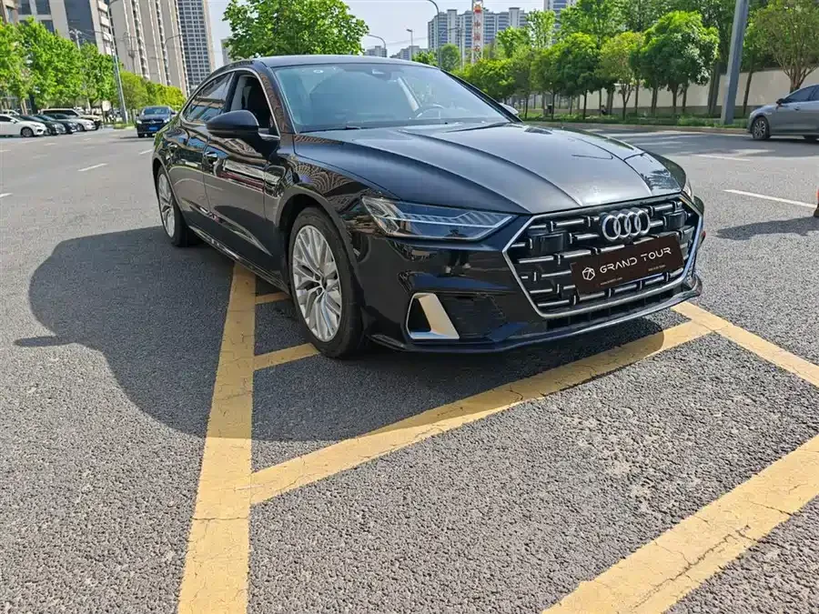 Audi A7L 2024 45TFSI S-line Dream Flow Crystal Set 2024 — миниатюра 4