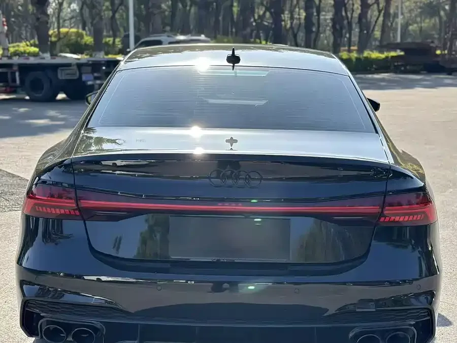 Audi A7L 2023 45 TFSI quattro S-line Black Warrior Edition 2023 — миниатюра 2