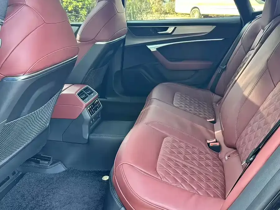 Audi A7L 2023 45 TFSI quattro S-line Black Warrior Edition 2023 — миниатюра 3