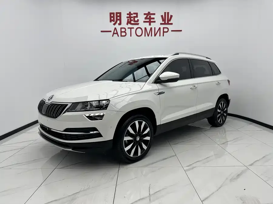 Skoda Karoq Korok 2022 TSI280 Deluxe Edition 2022 — фото 1, купить с доставкой в Москву