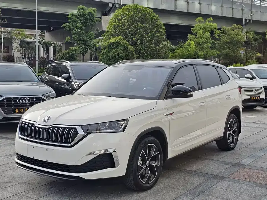 Skoda Kamiq 2021 KOMIC GT TSI230 DSG Flagship Edition 2022 — фото 1, купить с доставкой в Москву