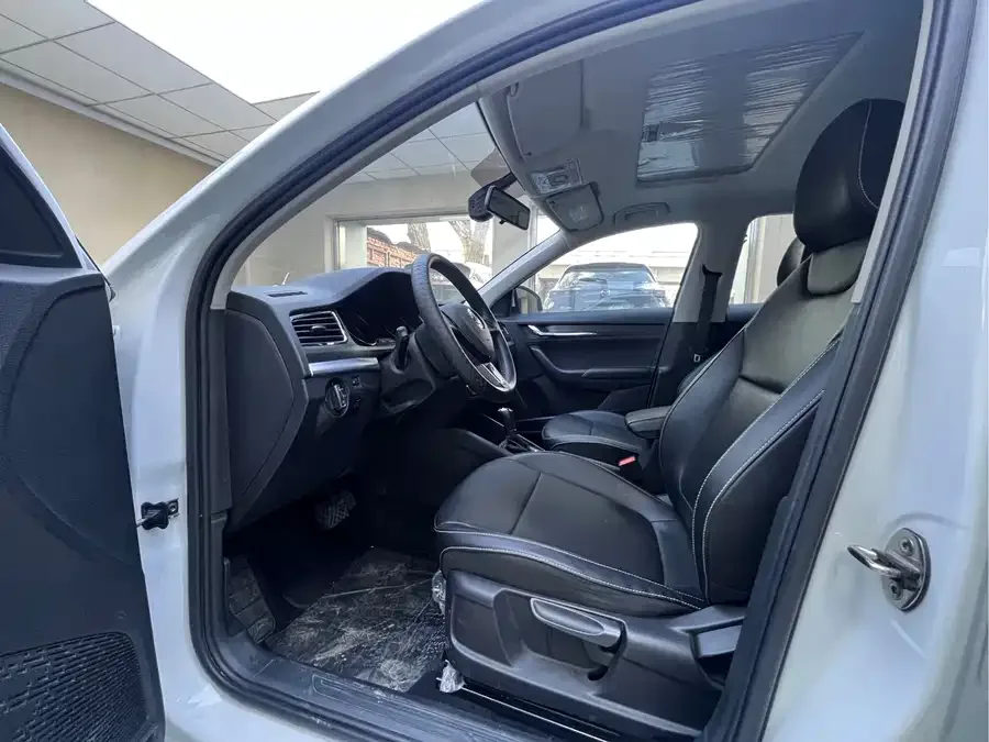 Skoda Kamiq Komic 2023 1.5L automatic comfort version 2023 — миниатюра 4