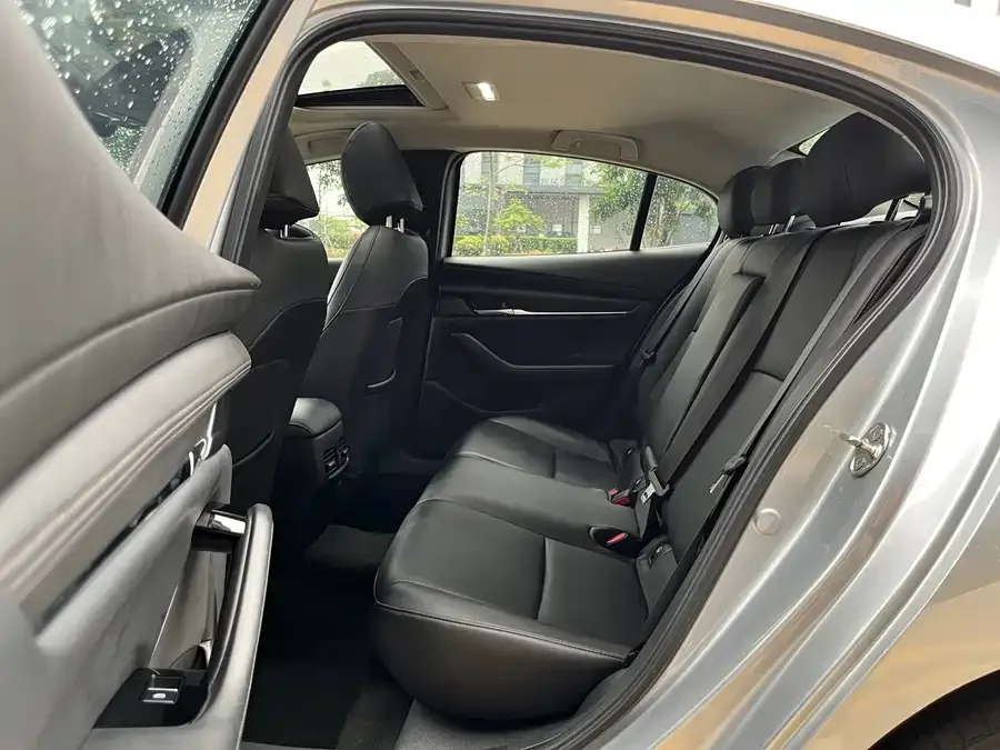 Mazda Axela Mazda3 Angkesela 2021 2.0L automatic quality version 2022 — миниатюра 3