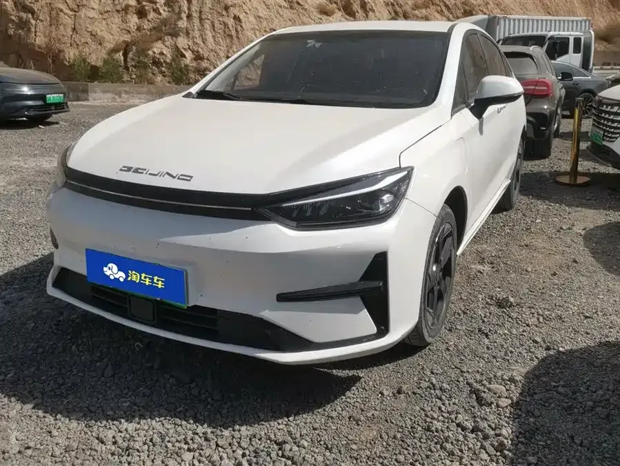BAIC Beijing EU5 PLUS Beijing EU5 PLUS 2024 R500 Standard Travel Edition 2024 — фото 1, купить с доставкой в Москву