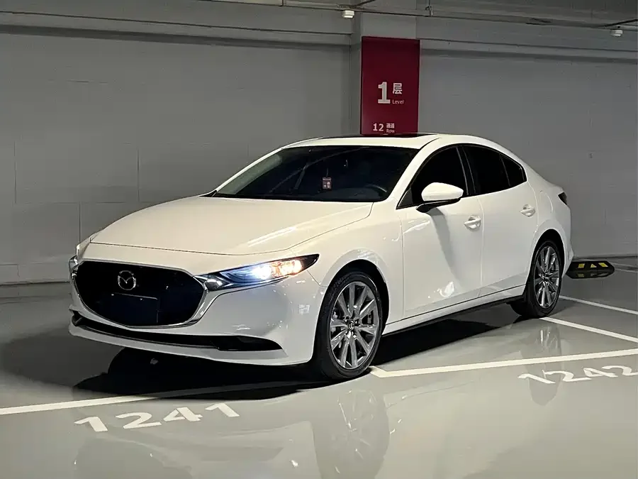 Mazda Axela Mazda 3 Angkesaila 2023 2.0L Automatic Quality Edition 2024 — фото 1, купить с доставкой в Москву