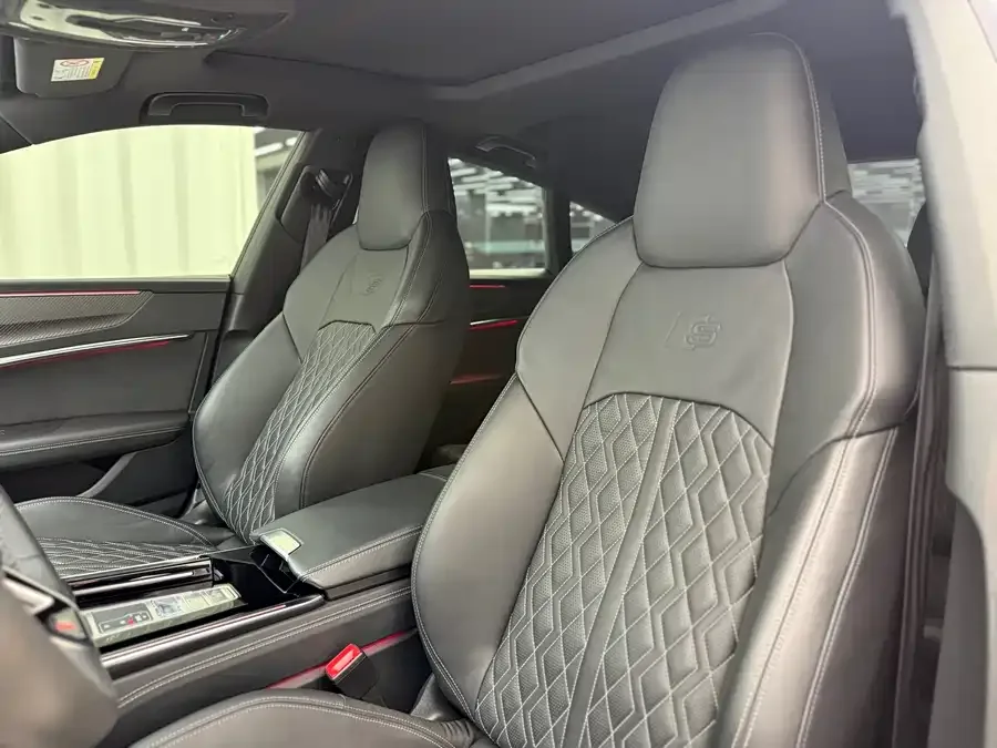 Audi A7 2023 55 TFSI quattro exclusive model 2023 — миниатюра 5