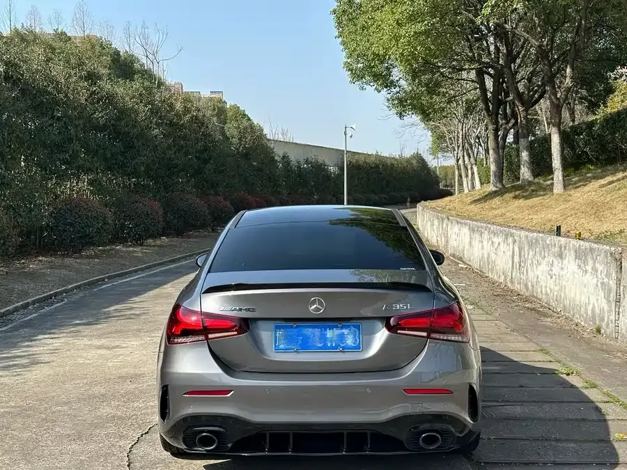 Mercedes-Benz A-Class AMG Mercedes-Benz A-Class AMG 2023 AMG A 35 L 4MATIC 2023 — миниатюра 5