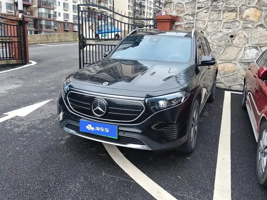 Mercedes-Benz EQB 2023