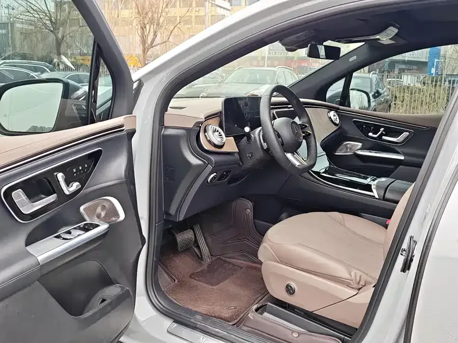 Mercedes-Benz EQE SUV Mercedes-Benz EQE SUV 2023 350 4MATIC Pioneer Edition 2025 — миниатюра 3