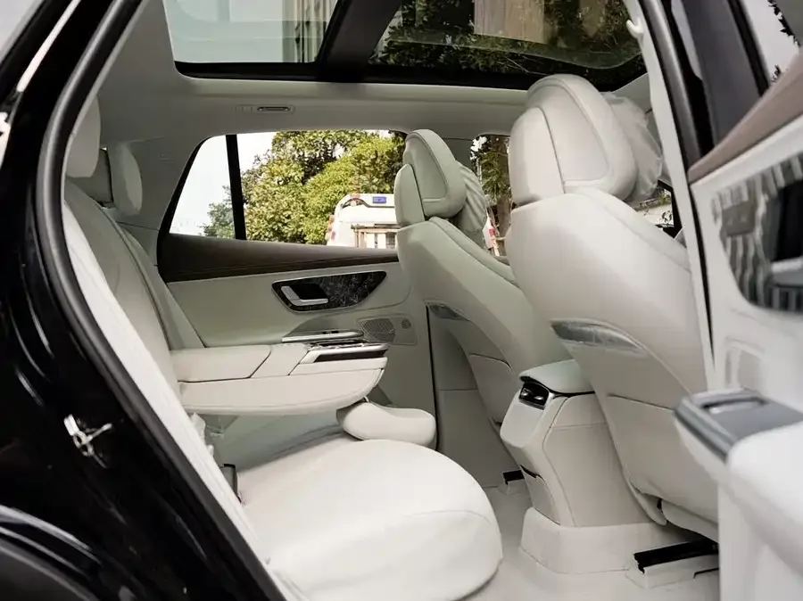 Mercedes-Benz EQE SUV Mercedes-Benz EQE SUV 2024 500 4MATIC Pioneer Edition 2026 — миниатюра 4