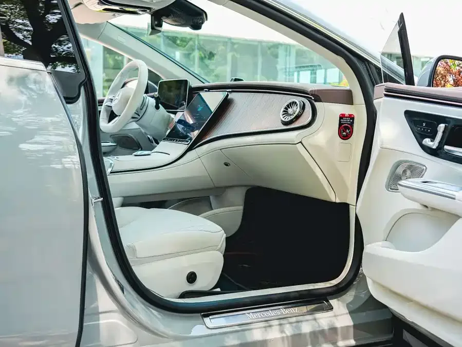 Mercedes-Benz EQE Mercedes-Benz EQE 2022 350 Pioneer Edition 2023 — миниатюра 4