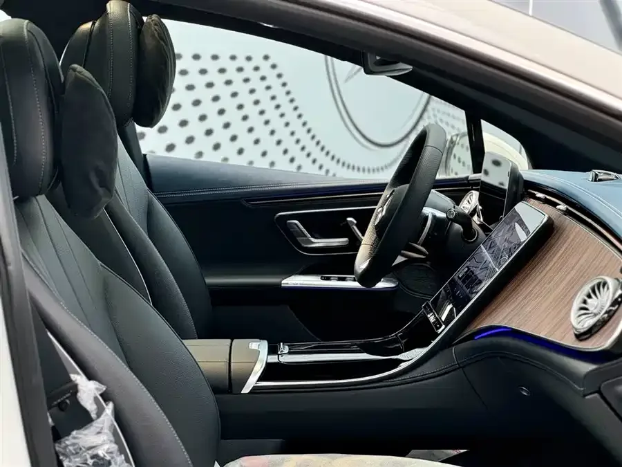 Mercedes-Benz EQE Mercedes-Benz EQE 2025 500 4MATIC Luxury Edition 2025 — миниатюра 3