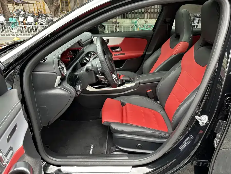 Mercedes-Benz A-Class AMG Mercedes-Benz A-Class AMG (Imported) 2023 AMG A 35 4MATIC 2023 — миниатюра 5