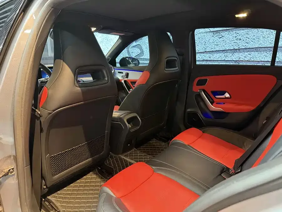 Mercedes-Benz A-Class AMG Mercedes-Benz A-Class AMG (Imported) 2024 AMG A 35 4MATIC 2024 — миниатюра 3