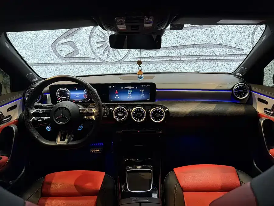 Mercedes-Benz A-Class AMG Mercedes-Benz A-Class AMG (Imported) 2024 AMG A 35 4MATIC 2024 — миниатюра 4