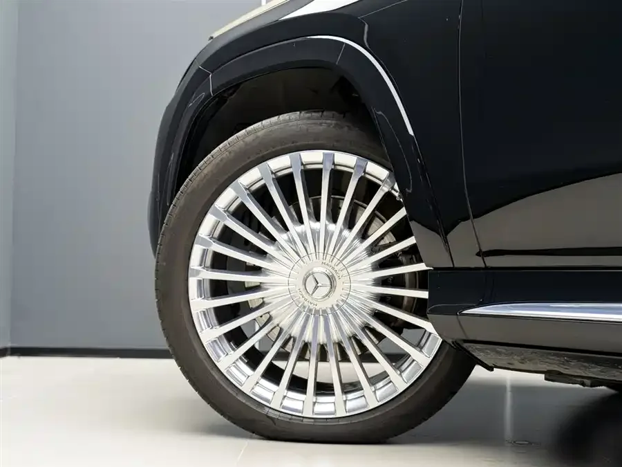 Mercedes-Benz Maybach GLS Maybach GLS 2022 GLS 600 4MATIC Gift Edition 2024 — миниатюра 2