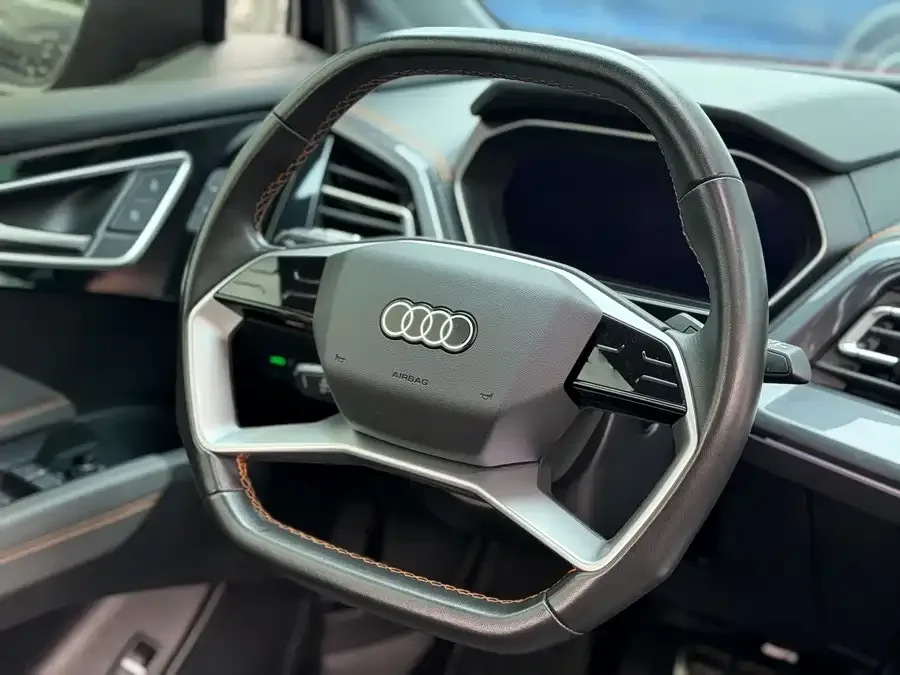 Audi Q4 e-tron 2024 40 e-tron Creative Edition 2024 — миниатюра 3
