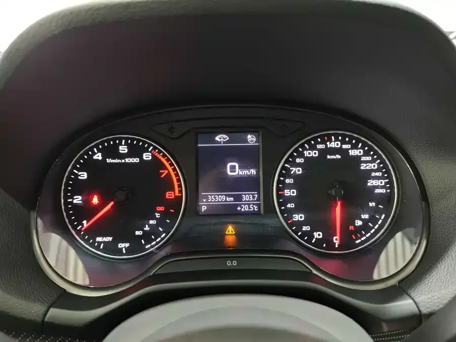 Audi Q2L 2021 35 TFSI Progressive Dynamic Edition 2022 — миниатюра 4