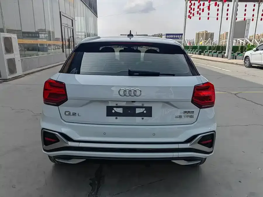 Audi Q2L 2022 35 TFSI Fashion Dynamic Edition 2023 — миниатюра 2