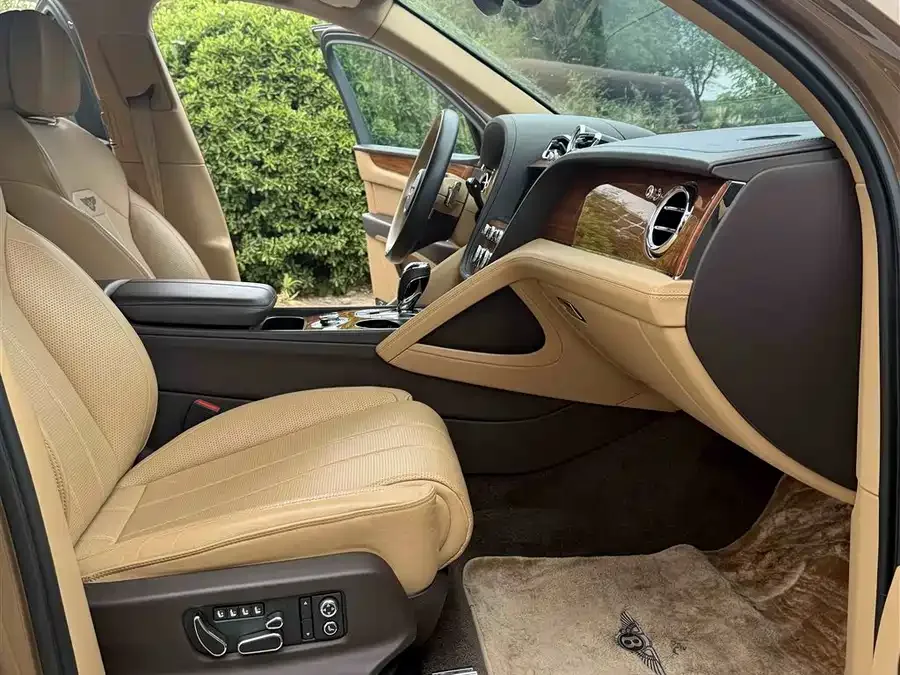 Bentley Bentayga plug-in hybrid Bentayga plug-in hybrid 2021 3.0T PHEV 2023 — миниатюра 5