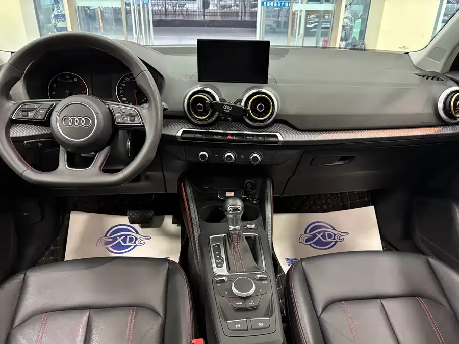 Audi Q2L 2022 35 TFSI aggressive and dynamic model 2023 — миниатюра 2