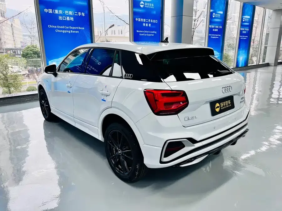 Audi Q2L 2022 35 TFSI aggressive and dynamic model 2022 — миниатюра 2